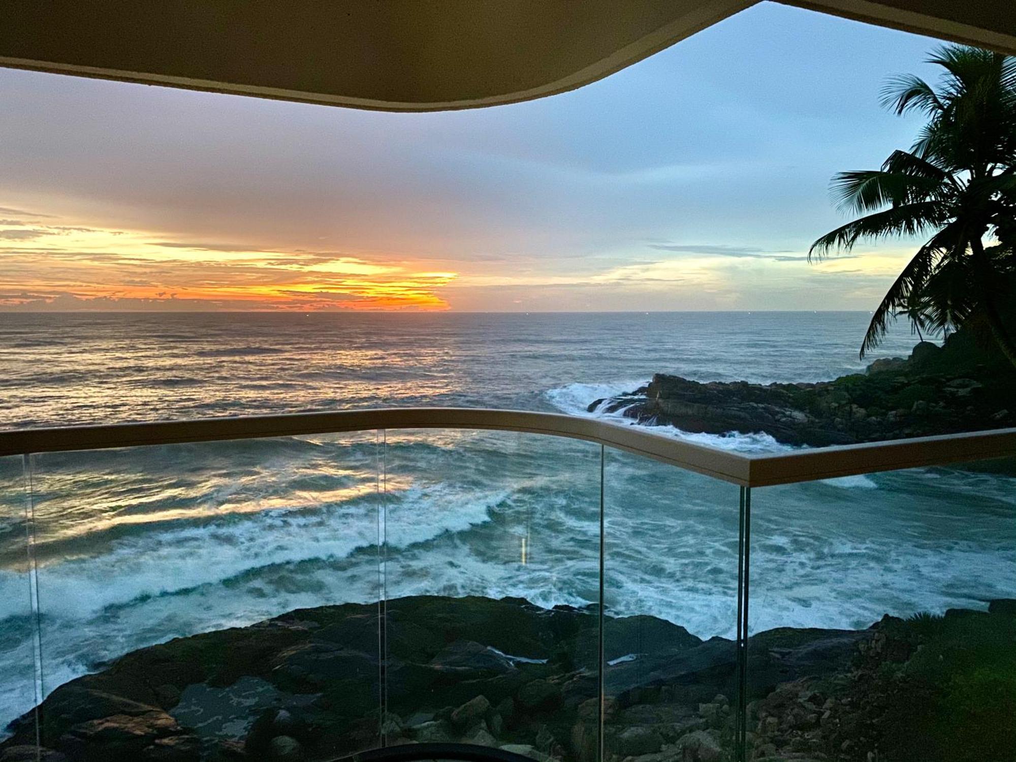 Rockholm At The Light House Beach コーバラム エクステリア 写真
